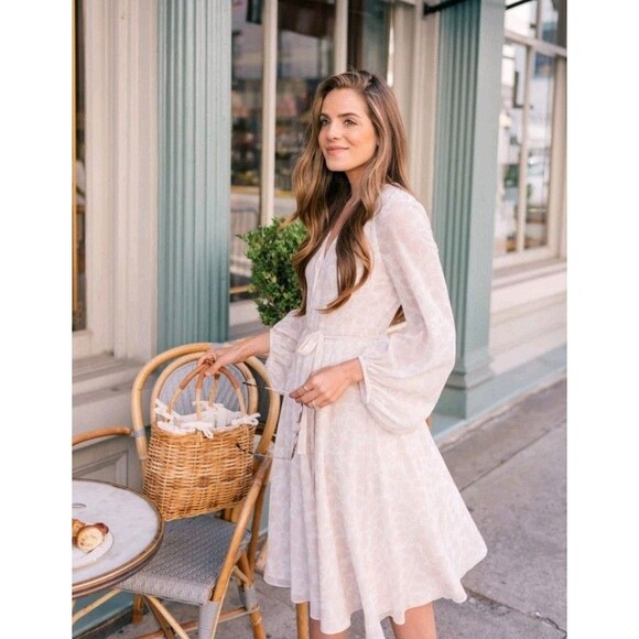 Gal Meets Glam Dresses & Skirts - NWT Gal Meets Glam Esther Long Sleeve Midi Dress Cream Combo Print Size 12